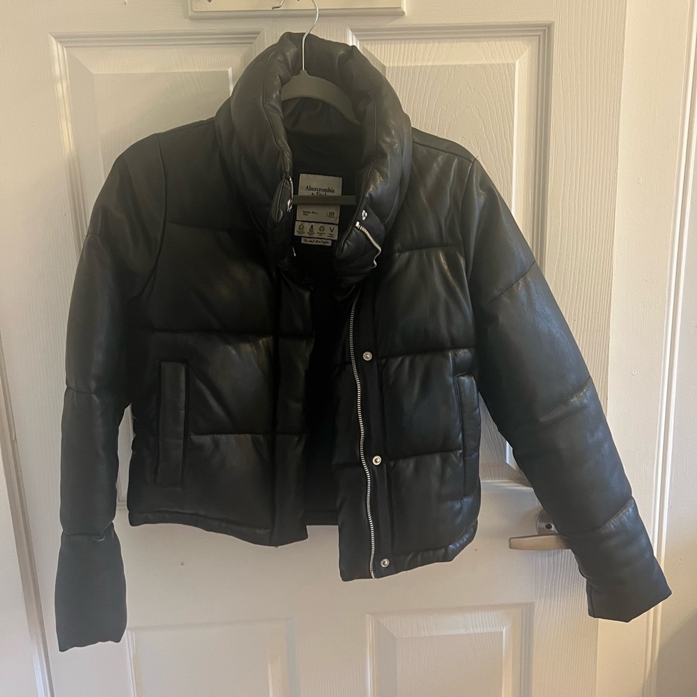Abercrombie & Fitch Black Vegan Leather Mini Puffer Jacket size XXS